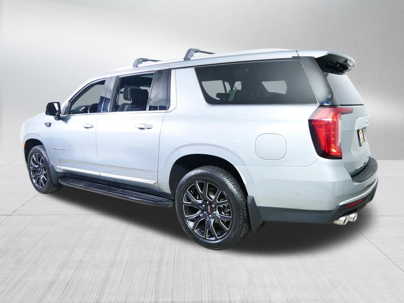 Used 2024 GMC Yukon XL Denali w/ Advanced Technology Package image 5