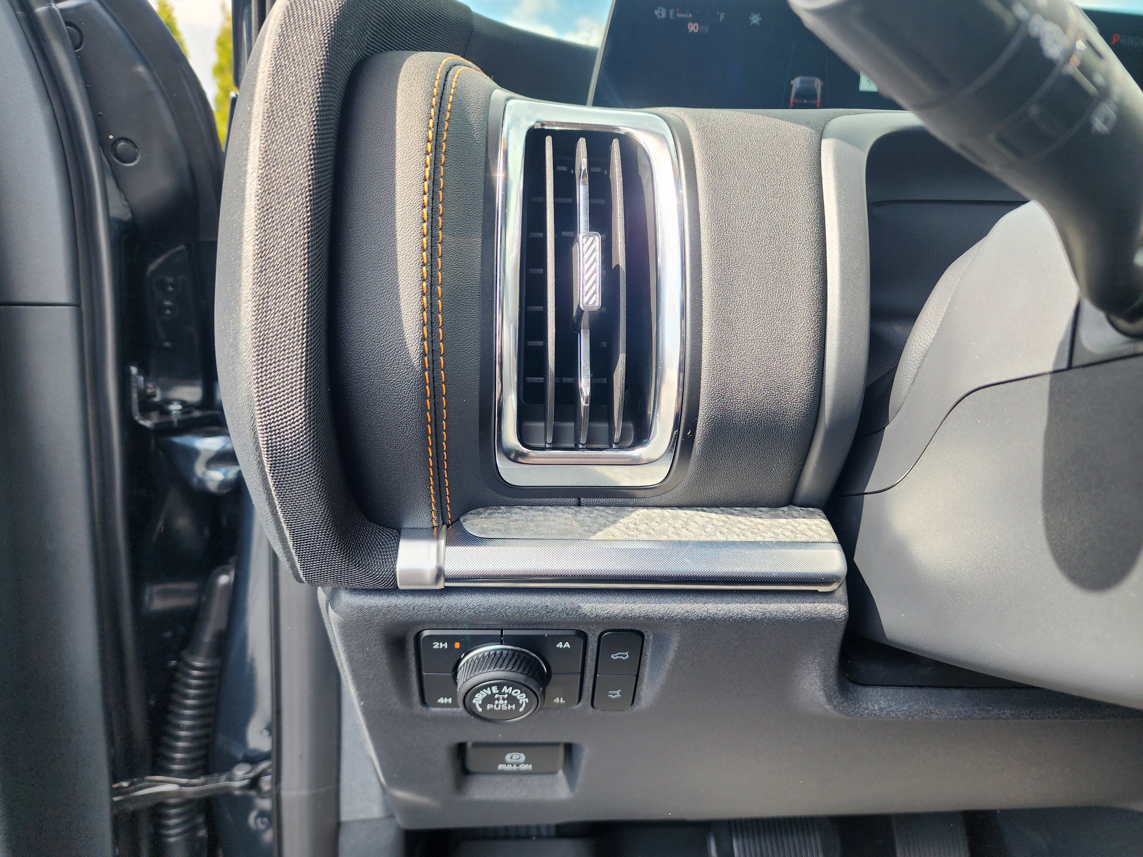 Used 2025 Ford Expedition Tremor image 27