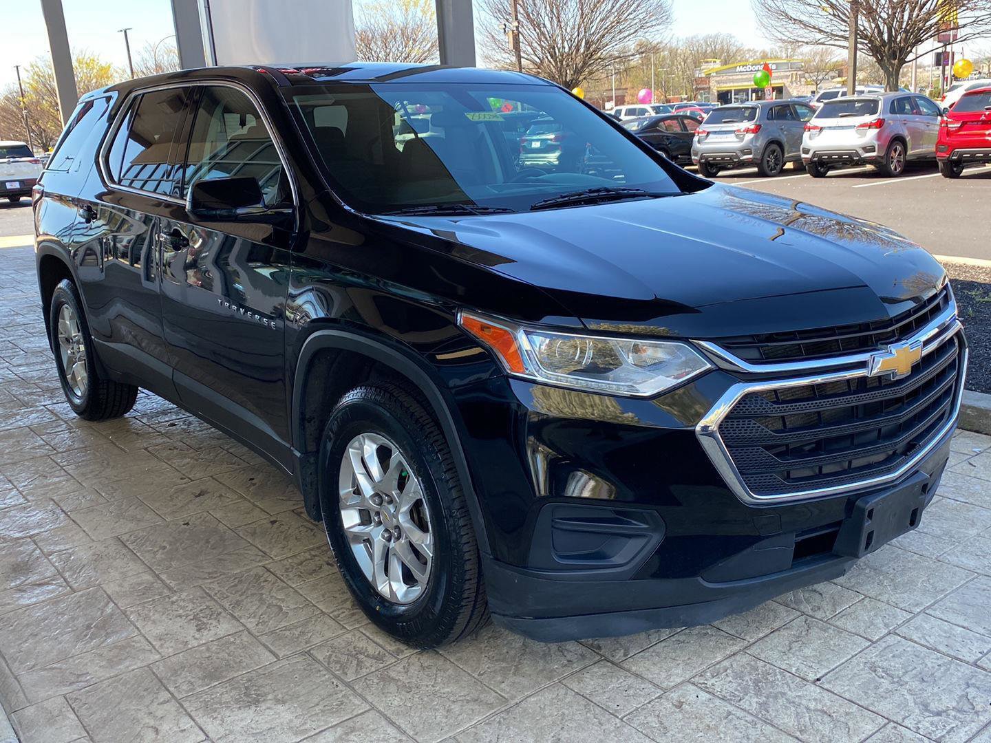 Used 2020 Chevrolet Traverse LS image 3