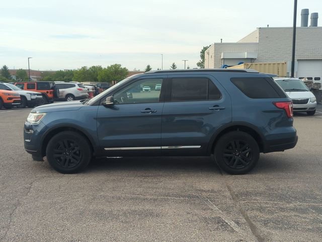 Used 2018 Ford Explorer XLT w/ Equipment Group 202A AWD/4WD image 6
