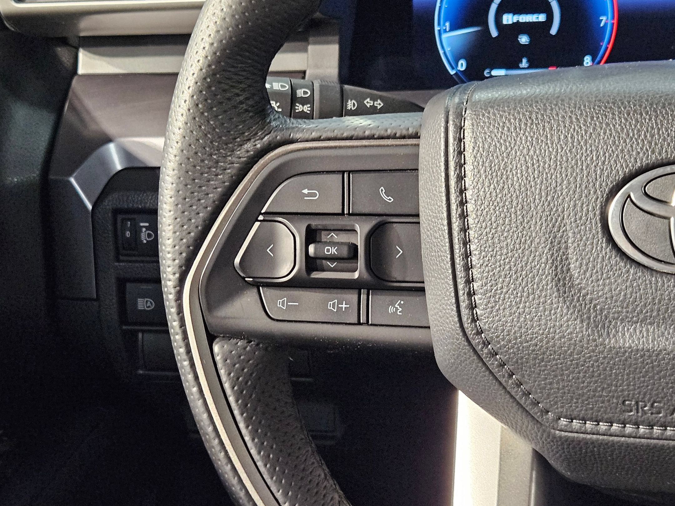 Certified 2025 Toyota Tacoma TRD Sport AWD/4WD image 27