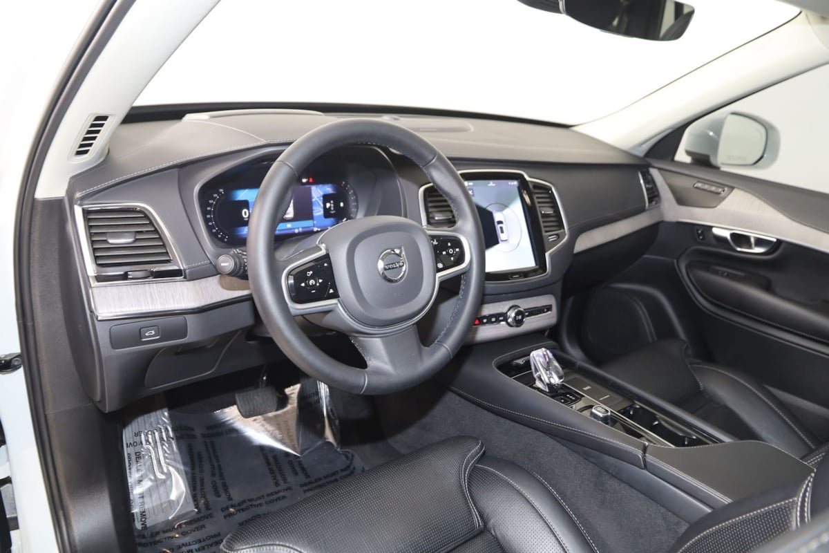 Used 2023 Volvo XC90 B6 Ultimate AWD/4WD image 24