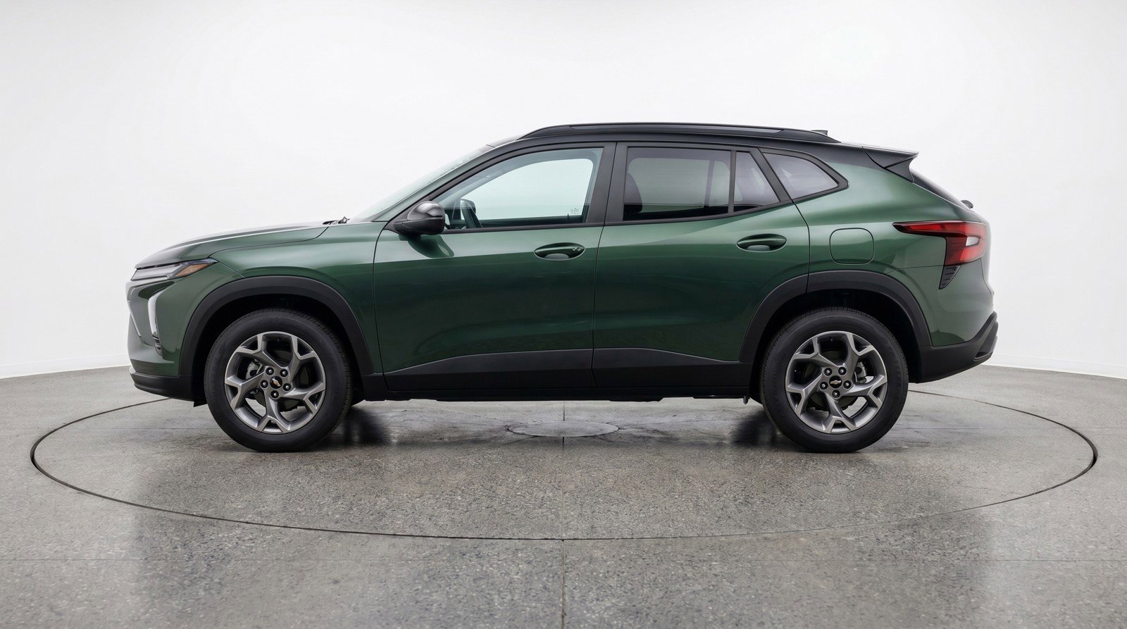 Used 2025 Chevrolet Trax LT FWD image 5