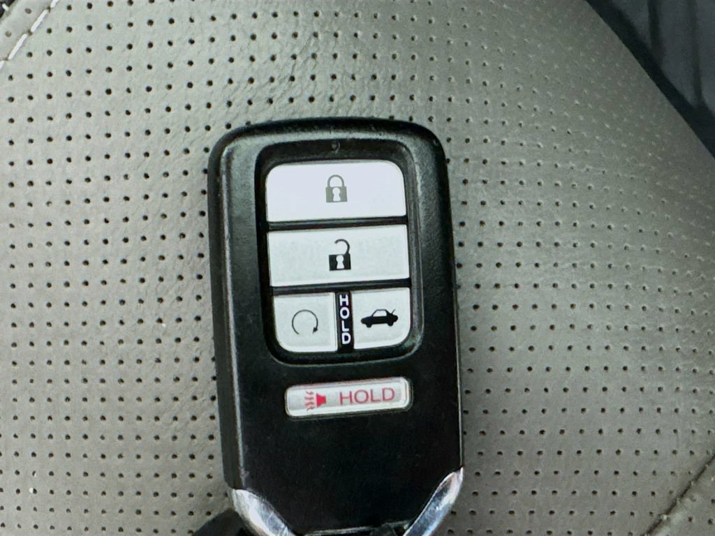 Used 2017 Honda Civic Touring image 40