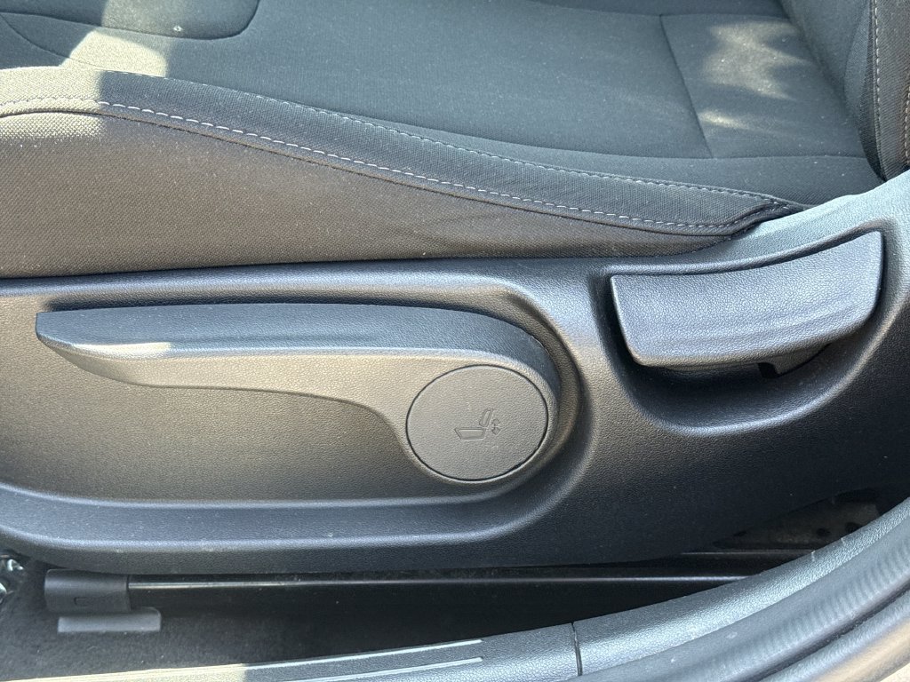 Used 2023 Hyundai Elantra SEL FWD image 14