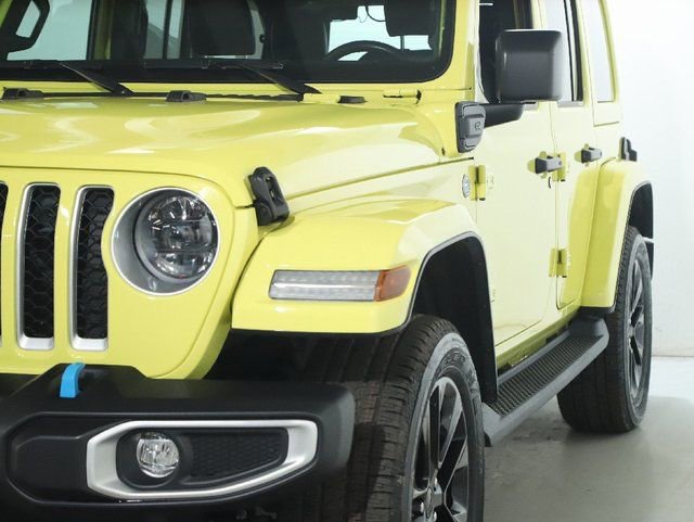 Used 2023 Jeep Wrangler Unlimited Sahara w/ Cold Weather Group image 4