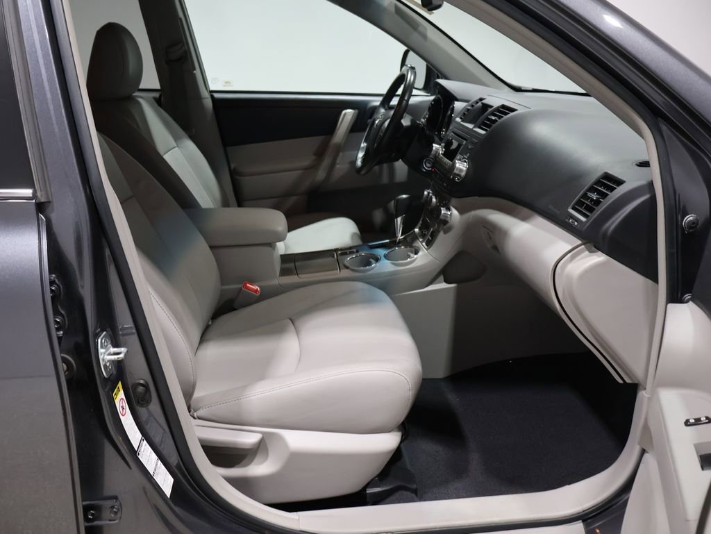 Used 2012 Toyota Highlander 4WD image 22