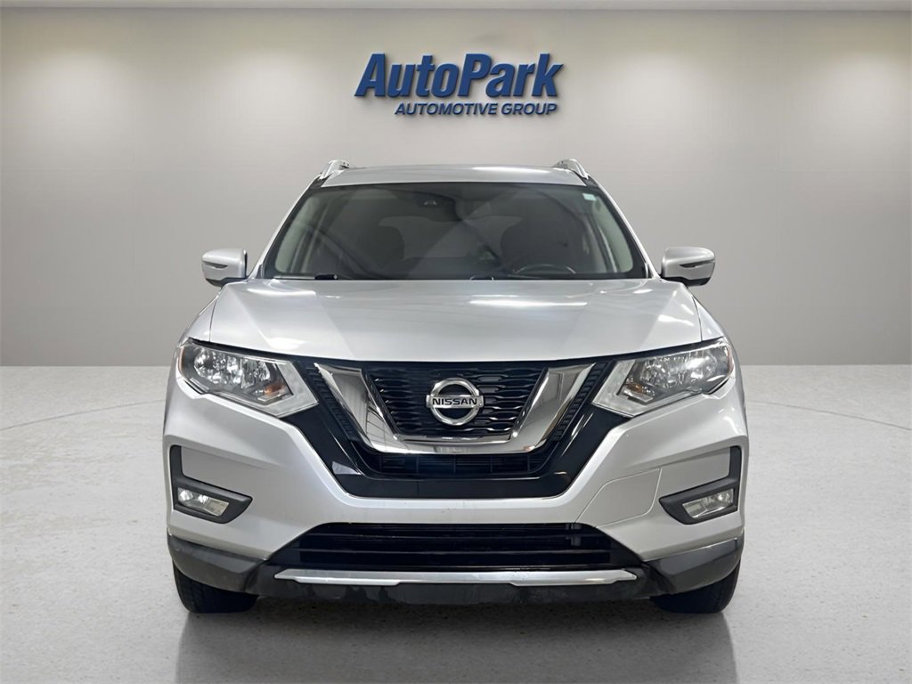 Used 2017 Nissan Rogue SL image 2