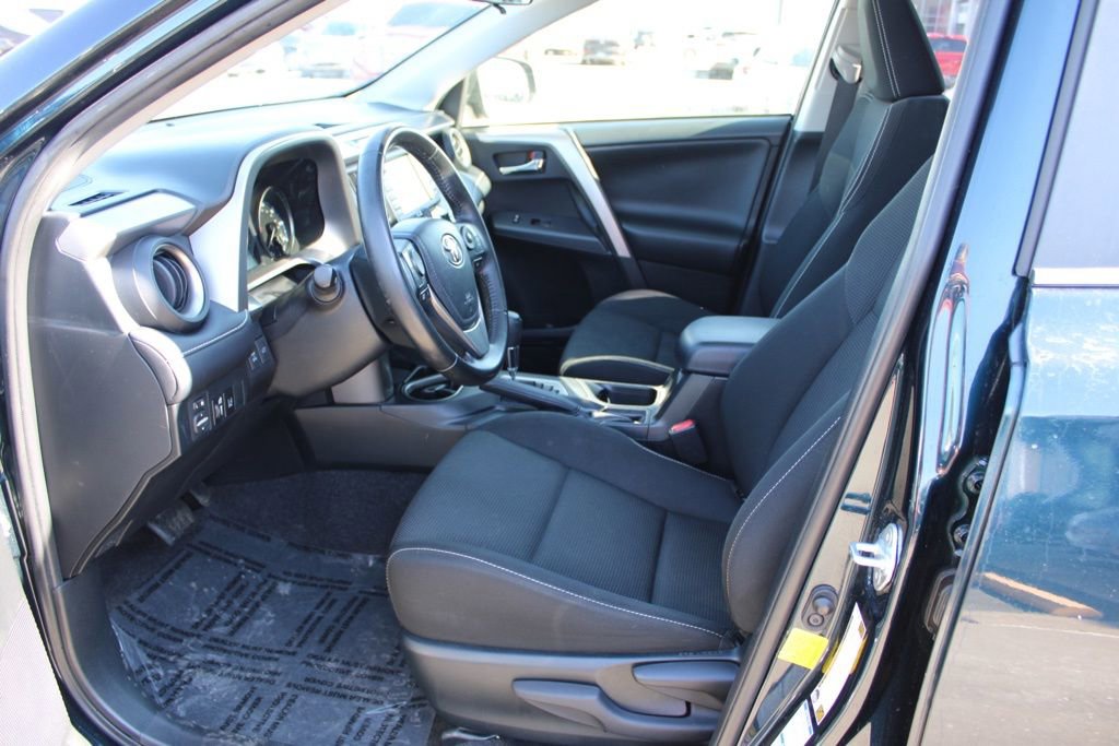 Used 2018 Toyota RAV4 XLE image 16