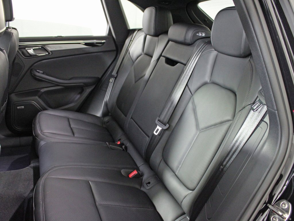 Used 2026 Porsche Macan image 35