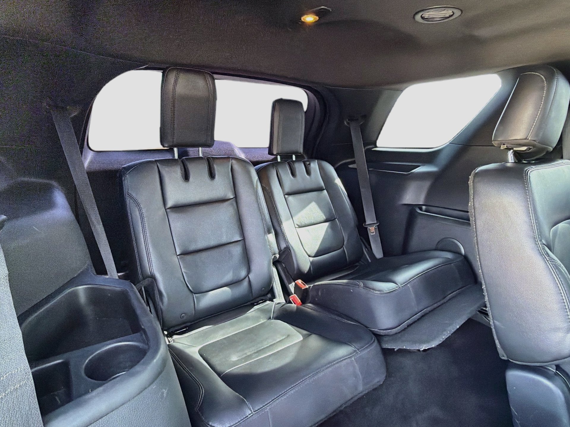 Used 2017 Ford Explorer XLT w/ Equipment Group 202A FWD image 32