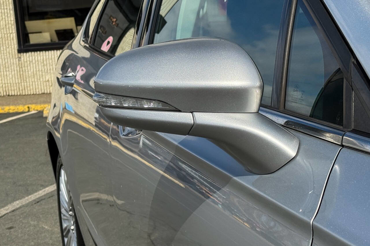 Used 2015 Ford Fusion SE image 12