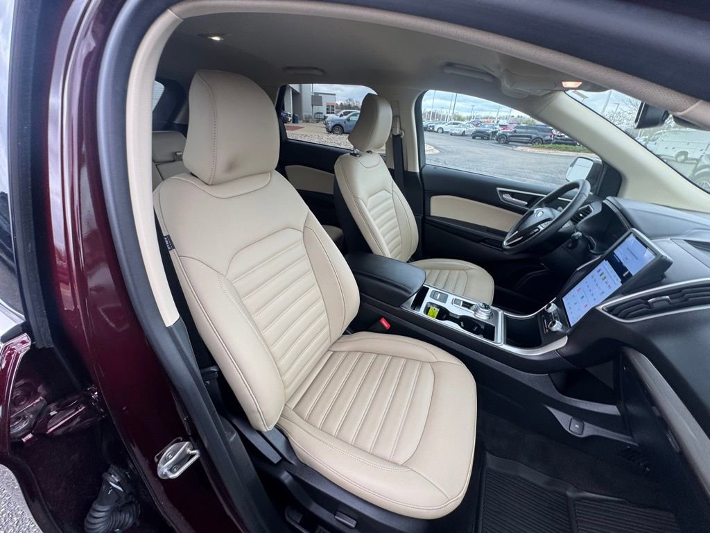 Used 2024 Ford Edge SEL w/ Convenience Package image 17