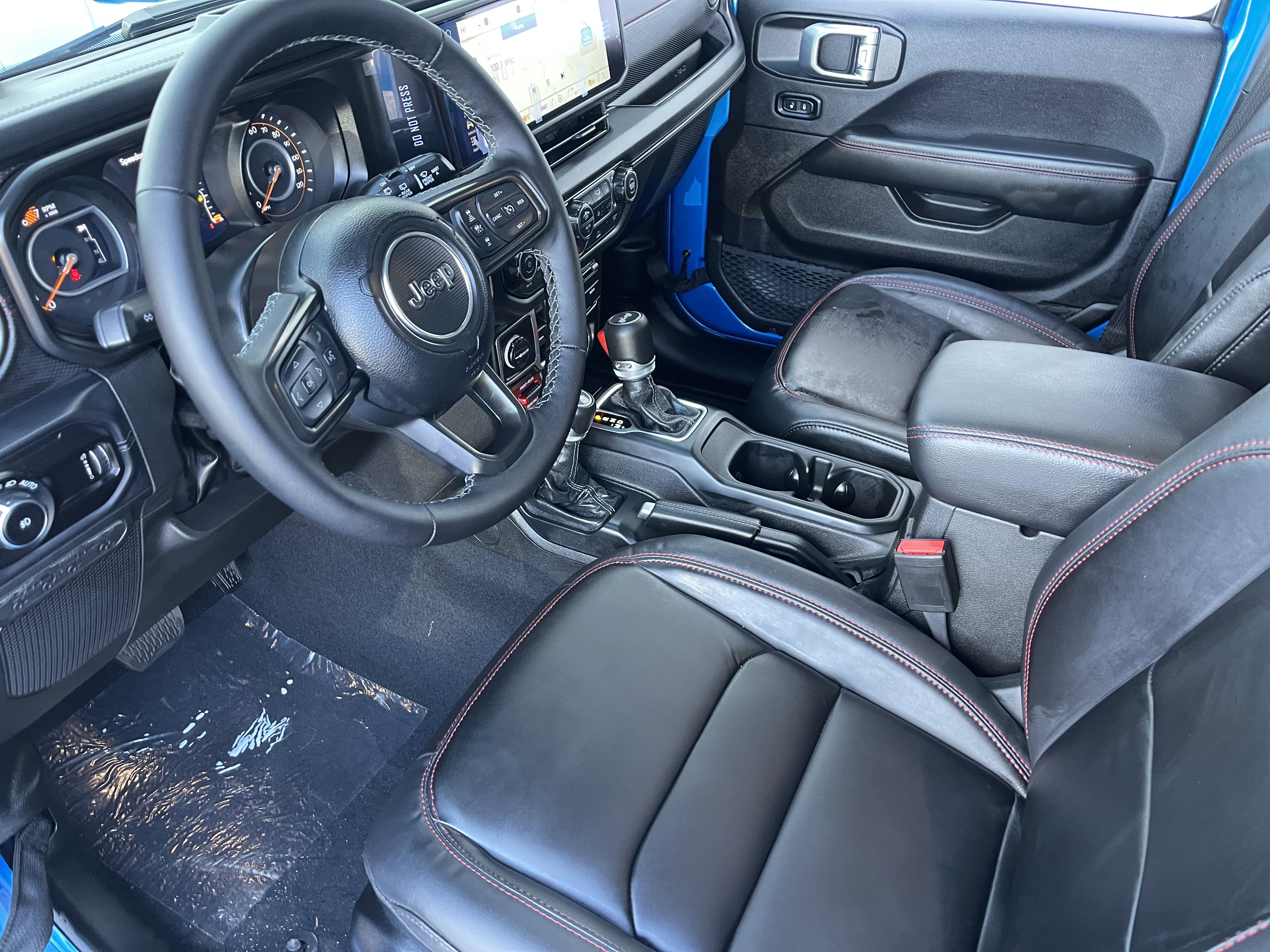 New 2026 Jeep Wrangler Unlimited Rubicon w/ Technology Group image 15