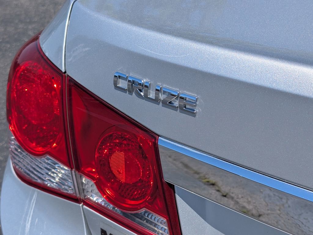 Used 2014 Chevrolet Cruze LS FWD image 20
