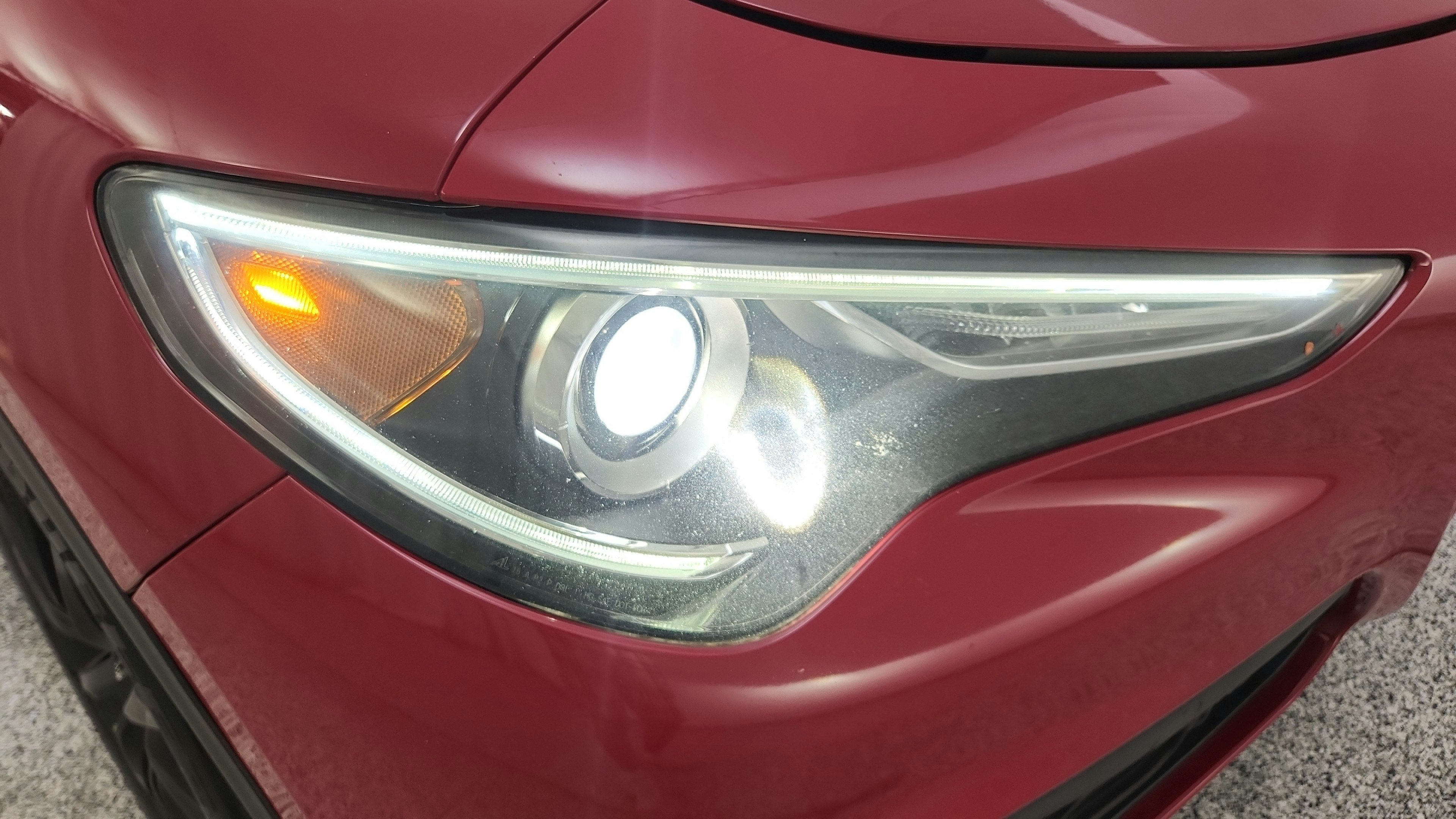 Used 2018 Alfa Romeo Stelvio AWD image 38