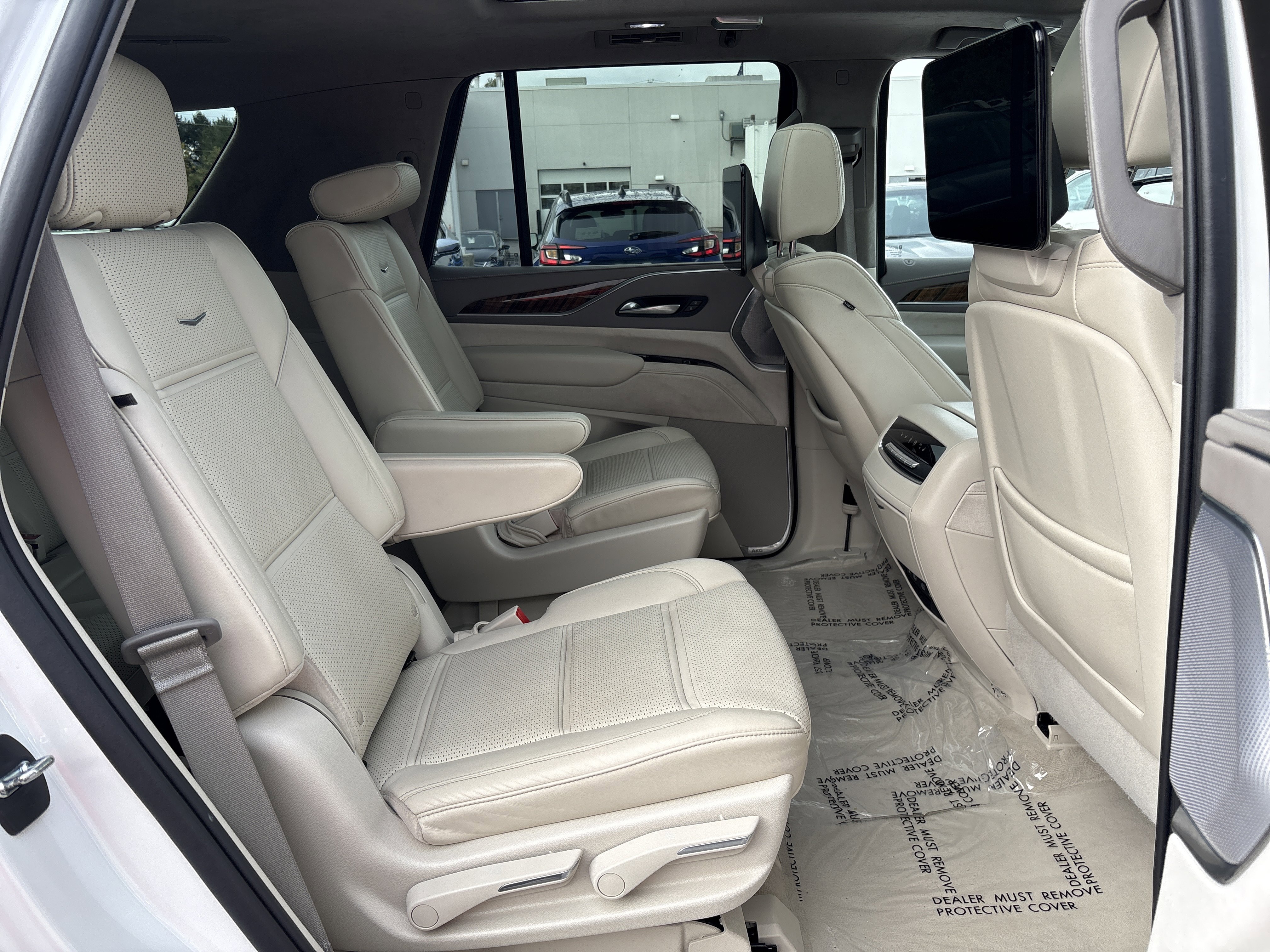 Used 2023 Cadillac Escalade Sport Platinum image 15