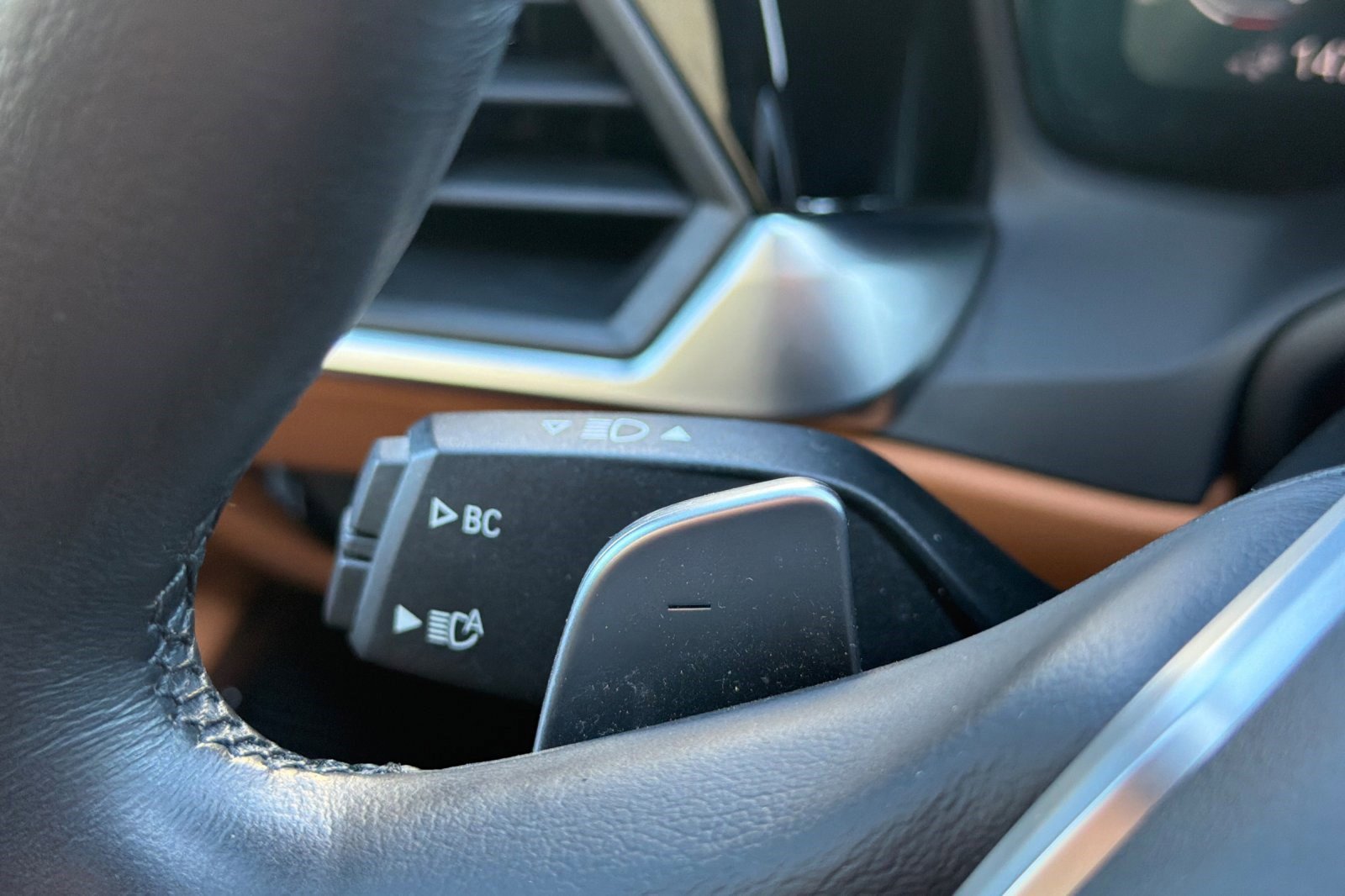 Certified 2022 BMW 330e 330e w/ Convenience Package image 32