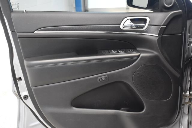 Used 2018 Jeep Grand Cherokee Limited AWD/4WD image 20