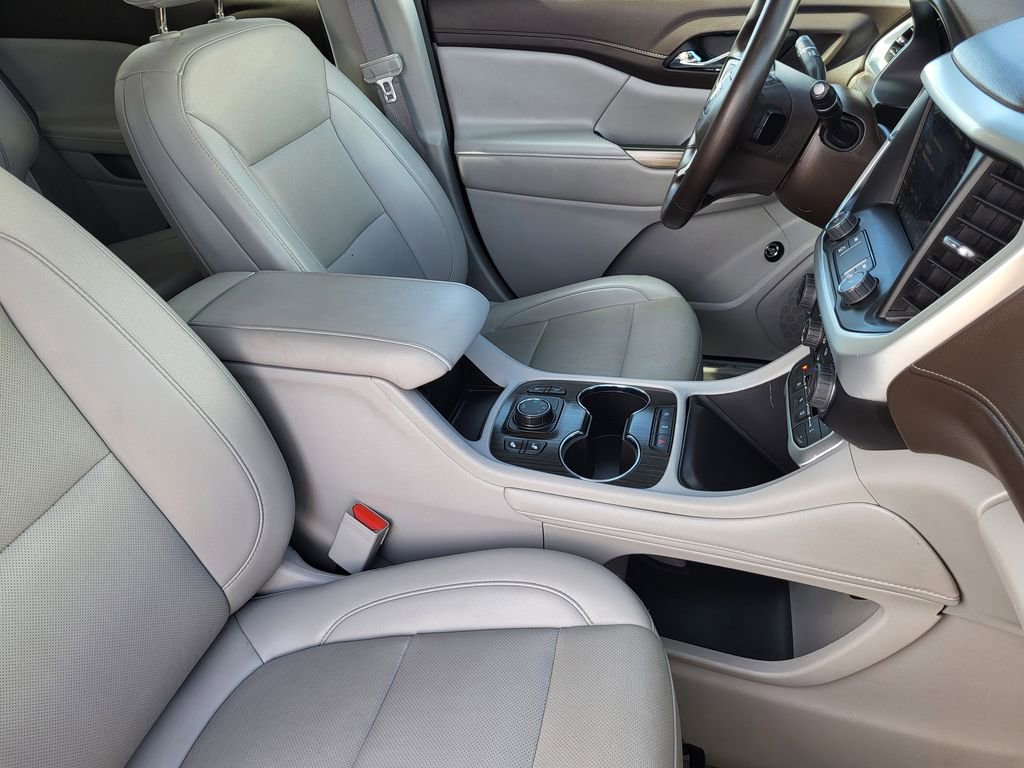 Used 2023 GMC Acadia SLT image 9