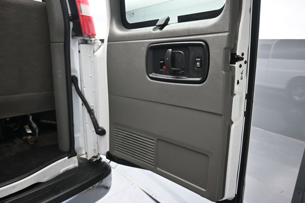 Used 2017 Chevrolet Express 3500 LT w/ LT Preferred Equipment Group RWD image 39