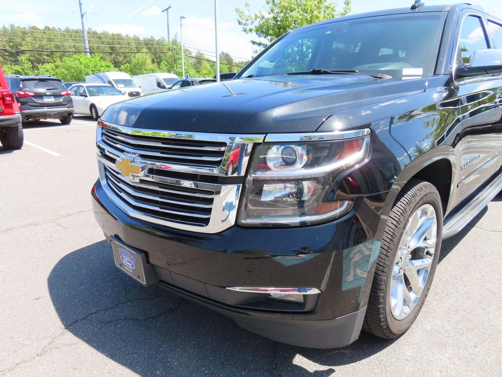 Used 2017 Chevrolet Suburban Premier AWD/4WD image 9