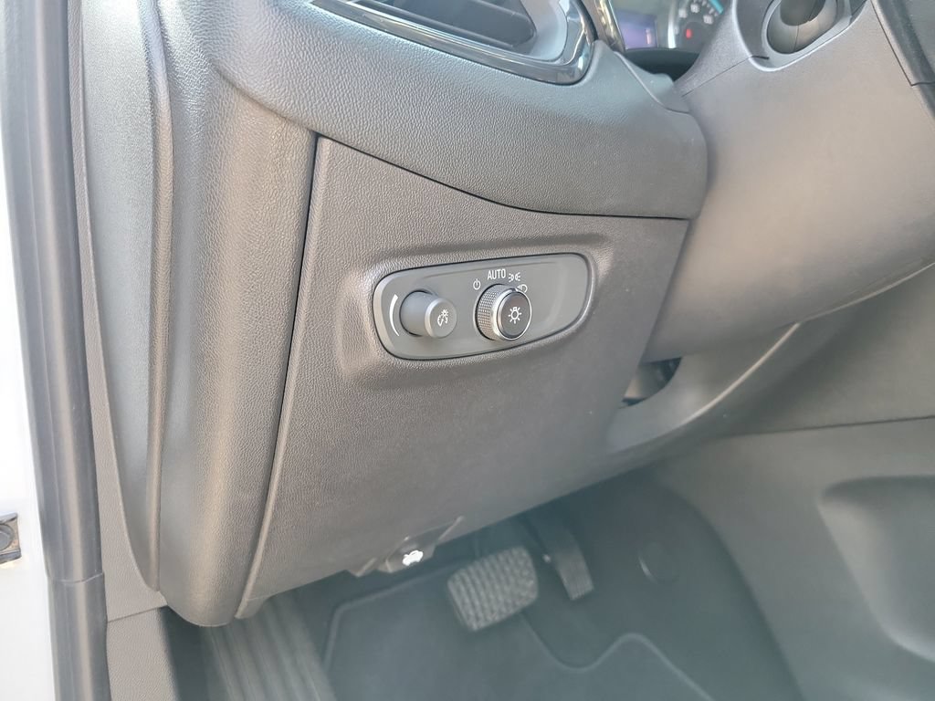 Used 2022 Chevrolet Equinox RS FWD image 25