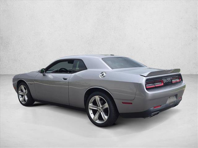 Used 2018 Dodge Challenger R/T RWD image 4