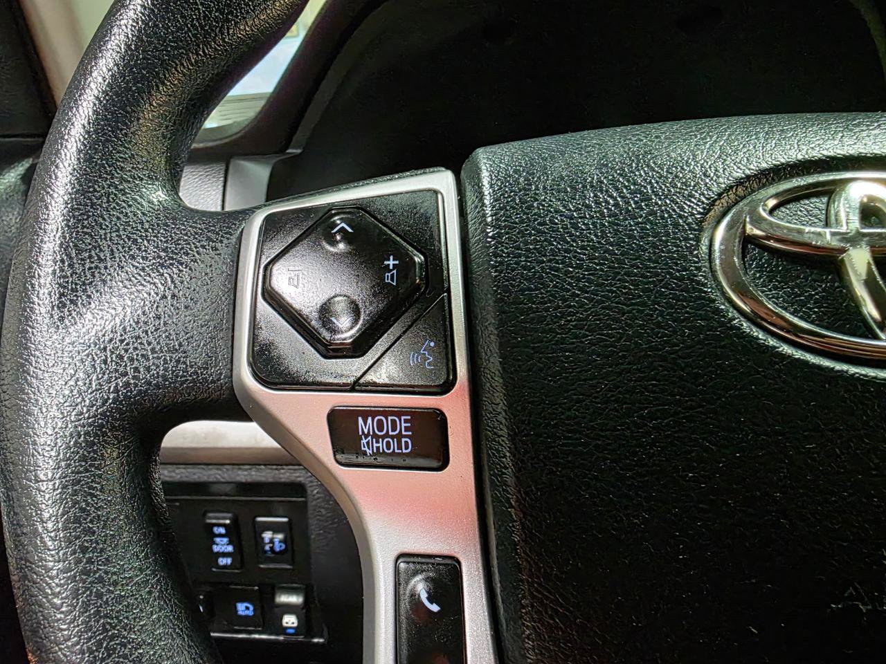 Used 2018 Toyota Tundra SR5 w/ SR5 Upgrade Package RWD image 28