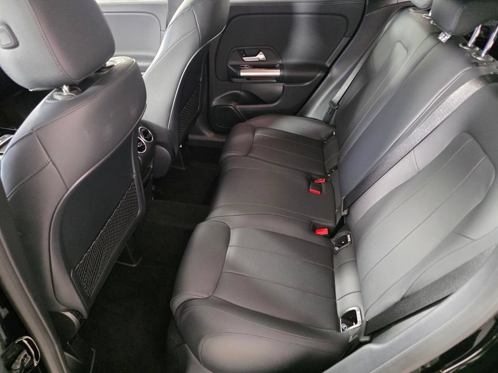 Certified 2025 Mercedes-Benz GLA 250 image 13