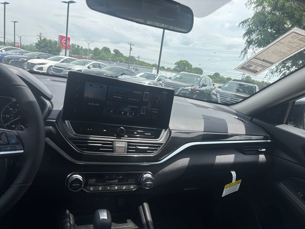 New 2026 Nissan Altima 2.5 SR w/ SR Premium Package FWD image 15