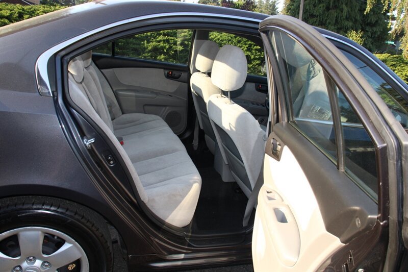 Used 2010 Kia Optima LX FWD image 6