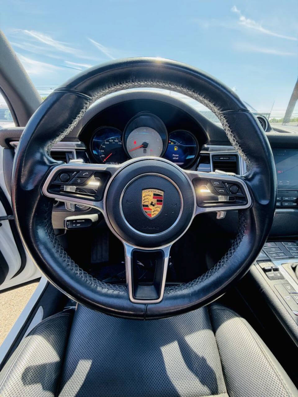 Used 2018 Porsche Macan S w/ Premium Package Plus AWD/4WD image 9