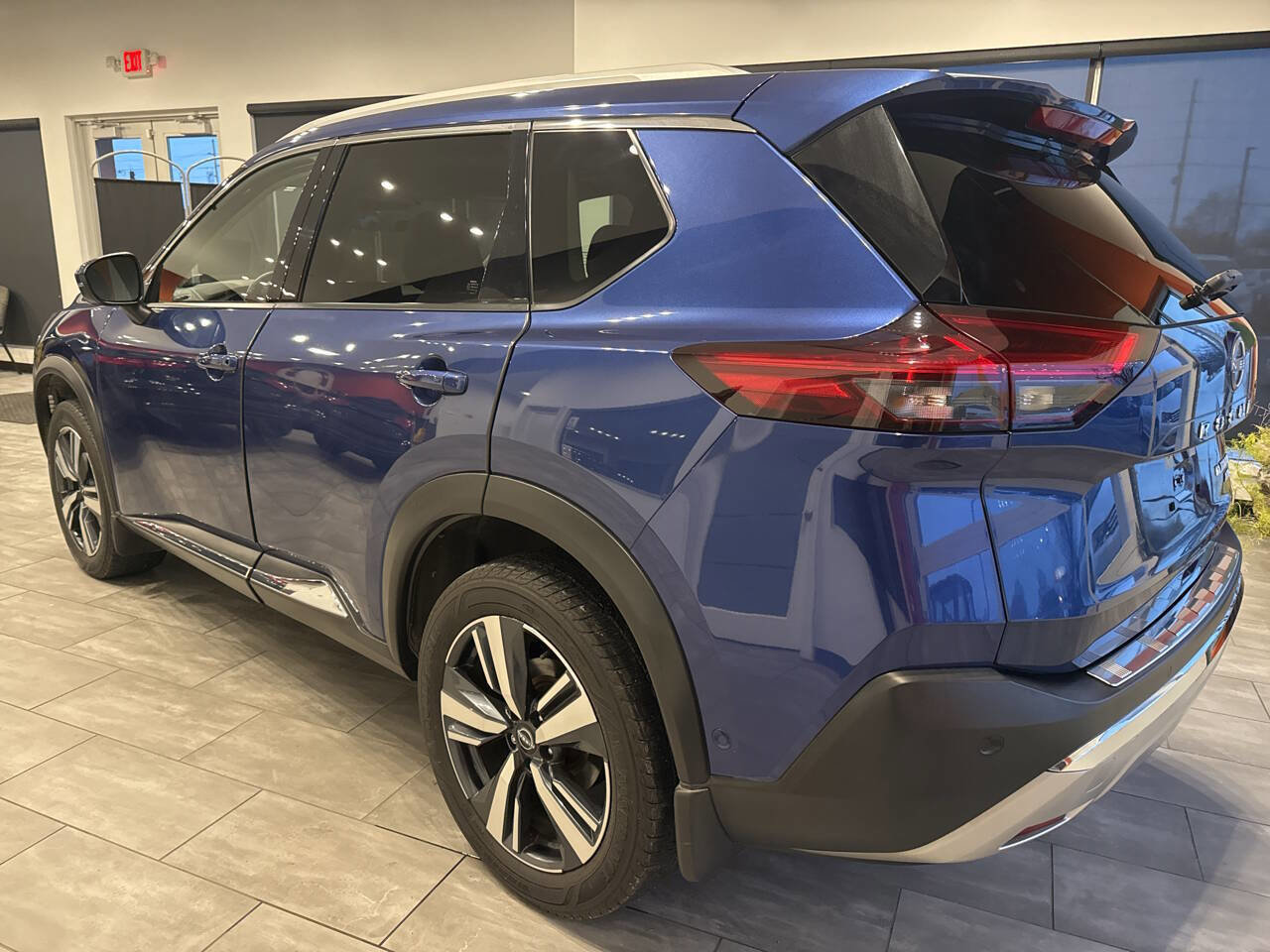 Used 2022 Nissan Rogue Platinum w/ Head-Up Display Package image 7