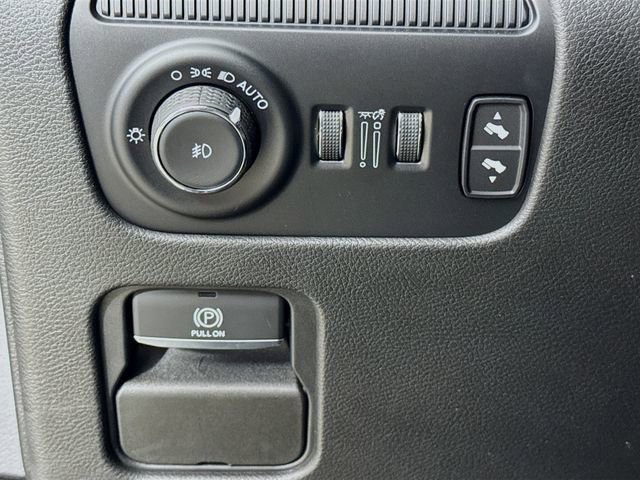 Used 2023 Jeep Wagoneer Series II AWD/4WD image 16