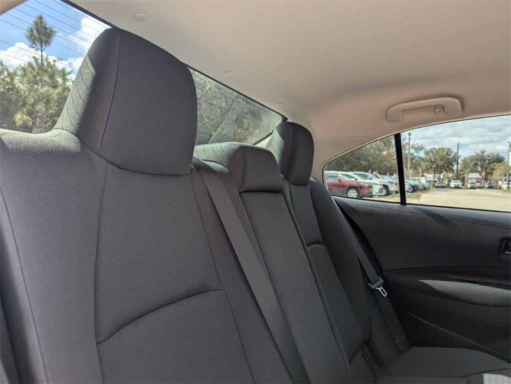 Used 2025 Toyota Corolla LE image 18