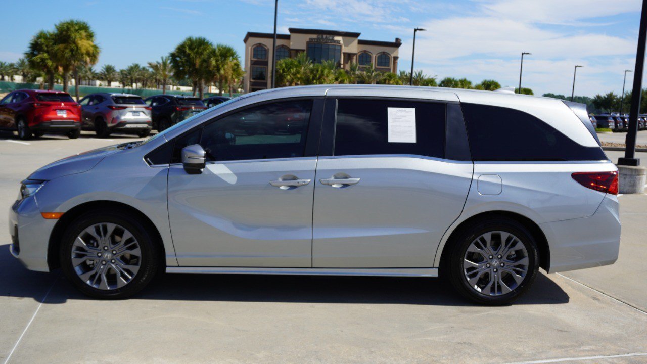 Used 2025 Honda Odyssey Touring image 5