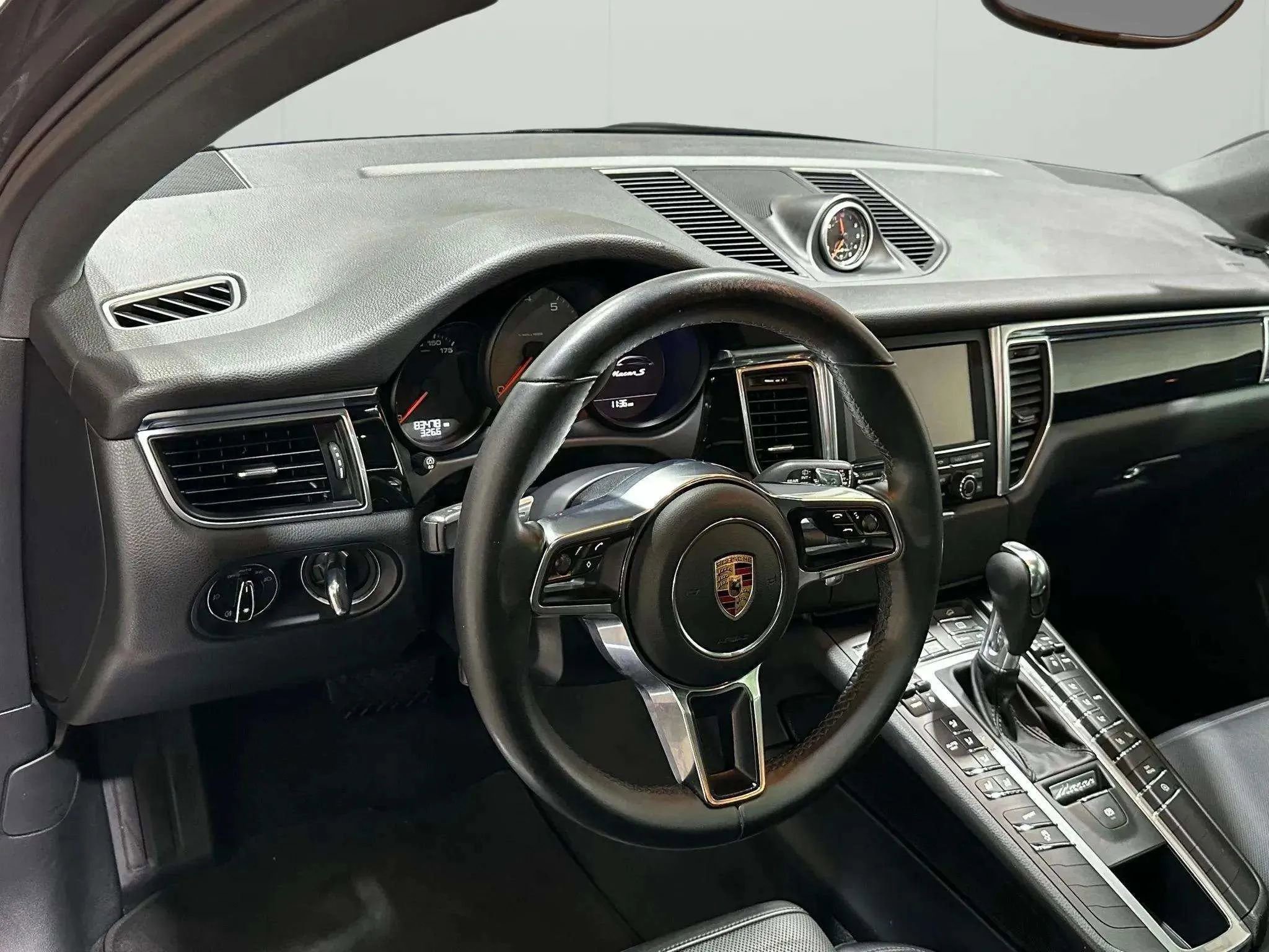 Used 2016 Porsche Macan S image 23