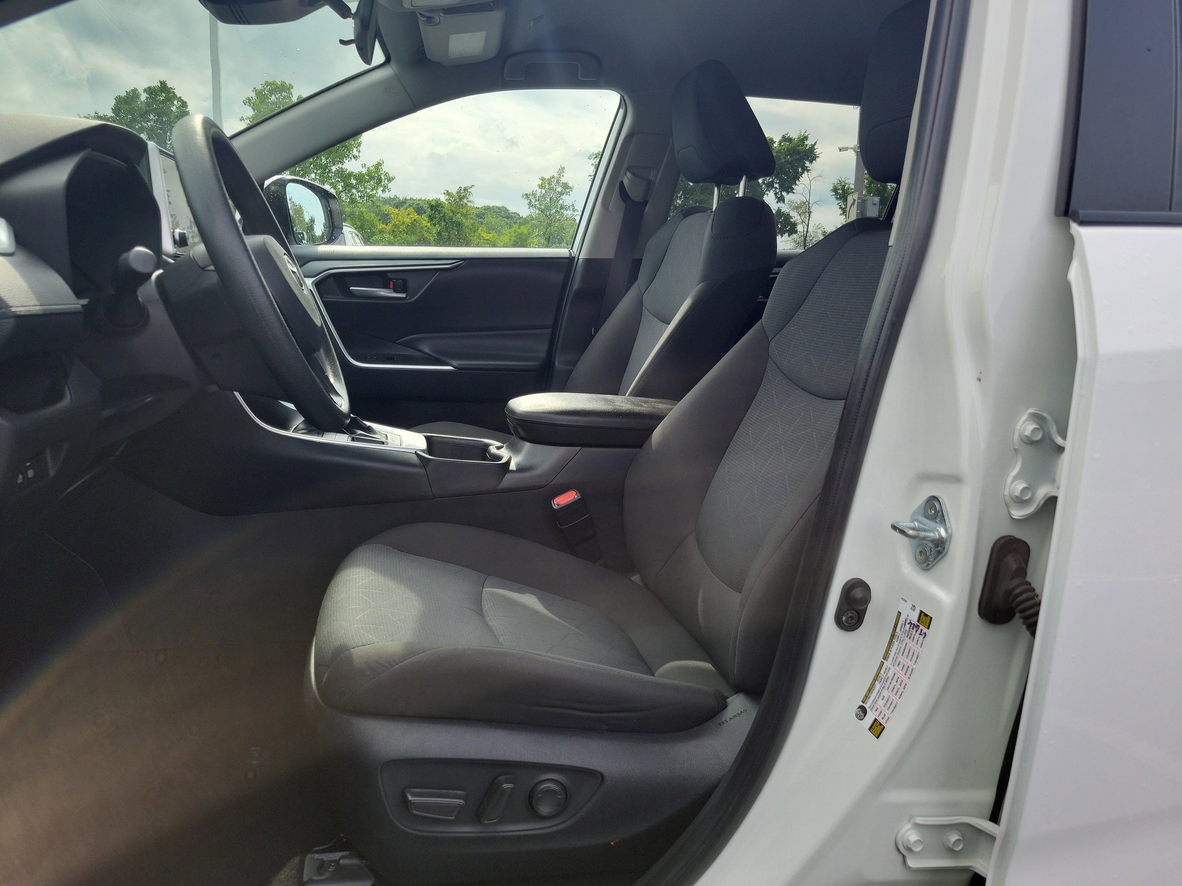 Certified 2025 Toyota RAV4 XLE AWD/4WD image 16