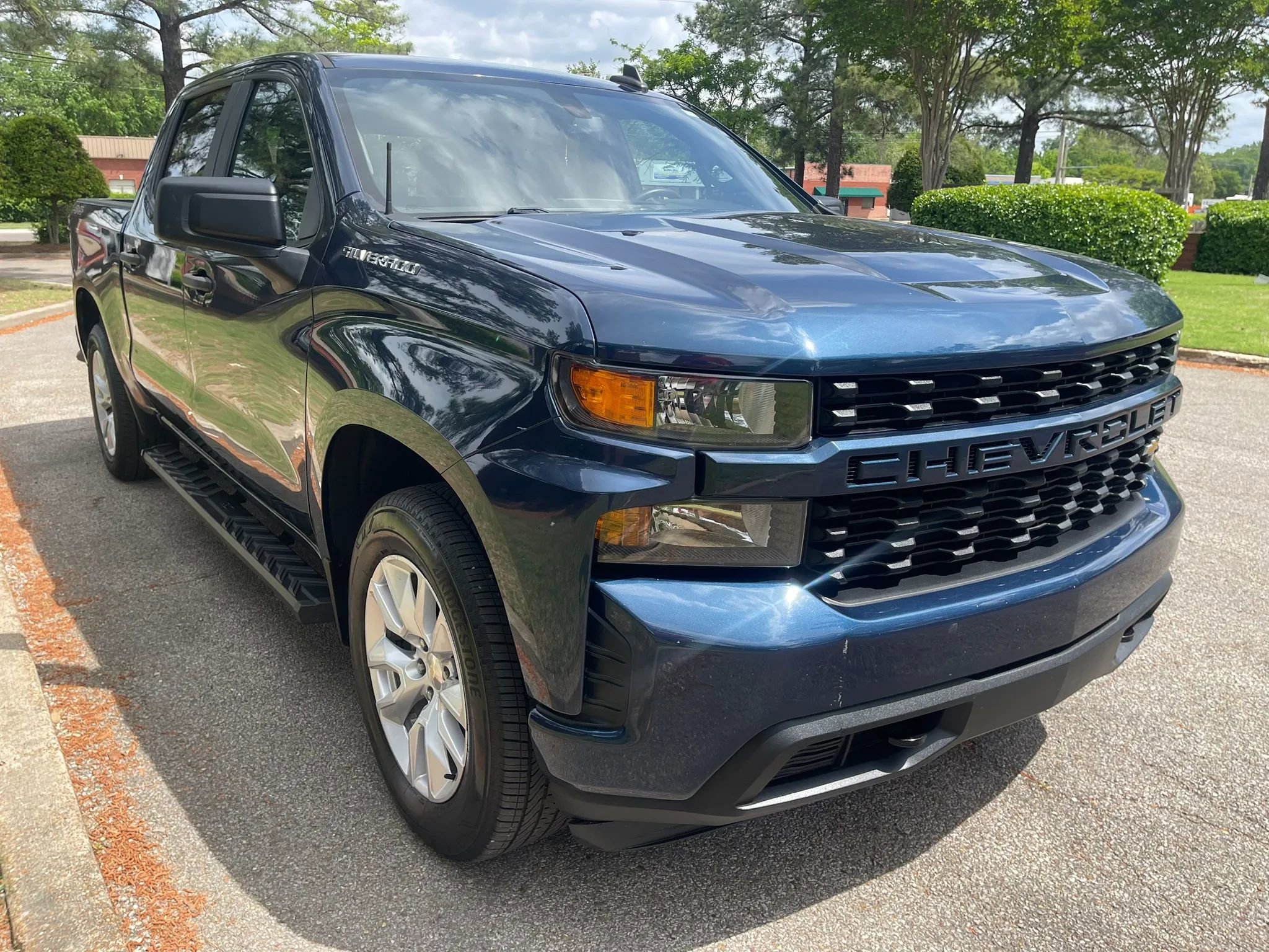 Used 2020 Chevrolet Silverado 1500 Custom w/ Custom Value Package AWD/4WD image 7