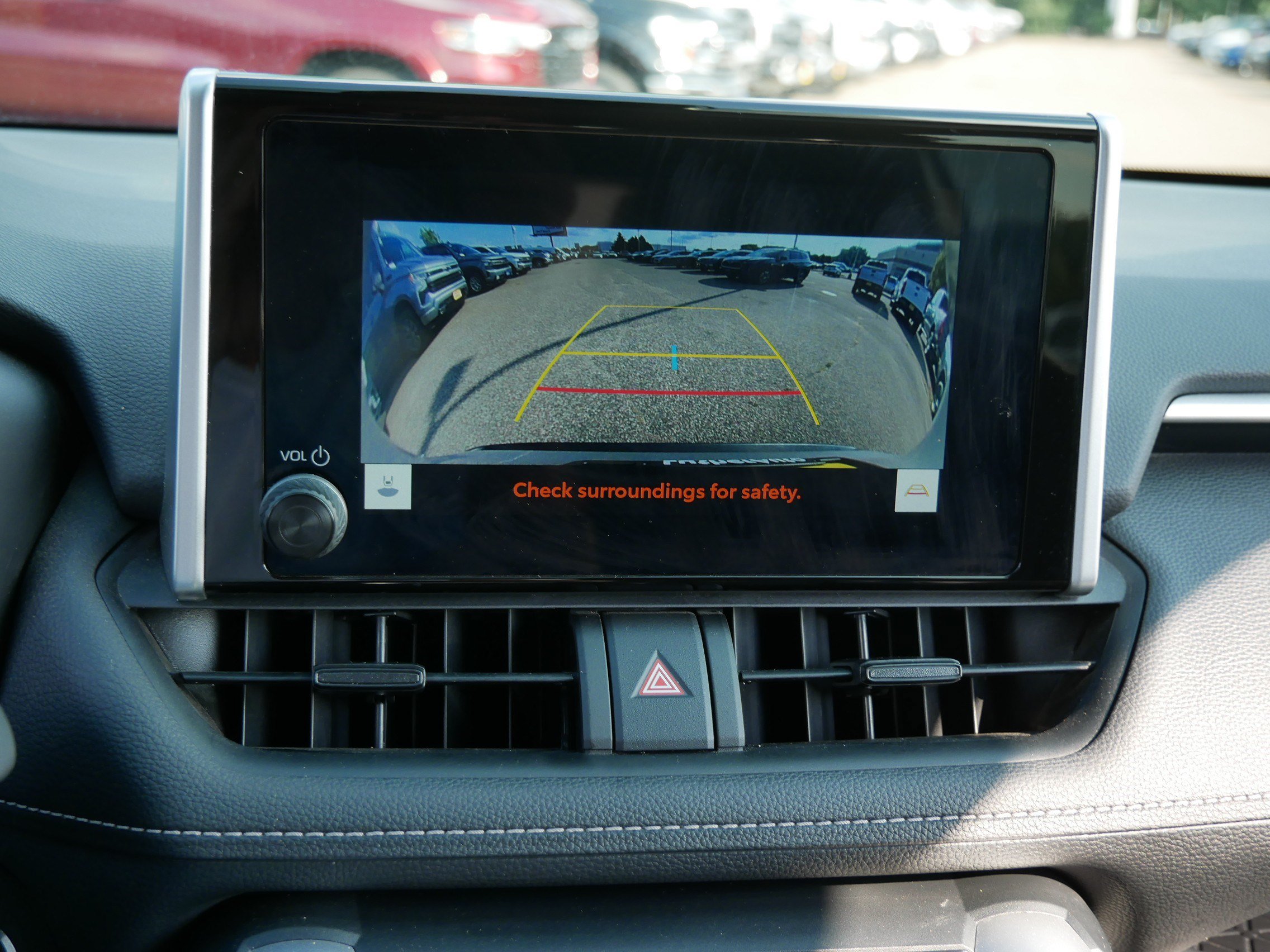 Used 2025 Toyota RAV4 XLE AWD/4WD image 32