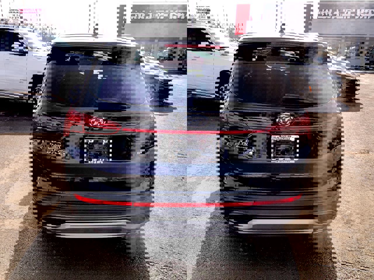 Used 2023 Hyundai Santa Fe SE w/ Cargo Package image 10