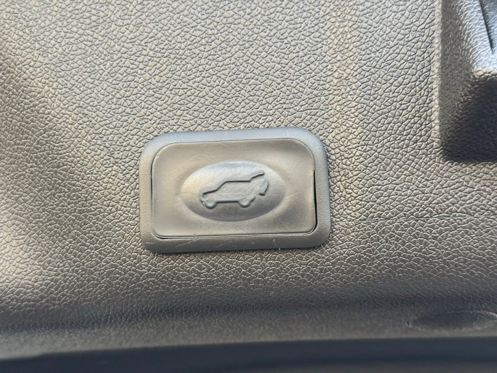 Used 2015 GMC Acadia Denali image 46