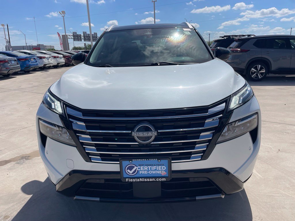 Certified 2024 Nissan Rogue Platinum FWD image 2