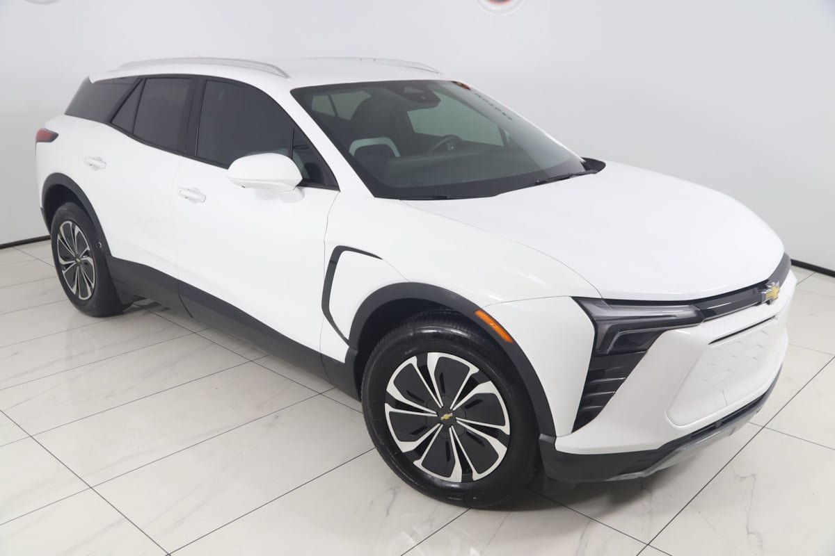 Used 2025 Chevrolet Blazer EV LT AWD/4WD image 16