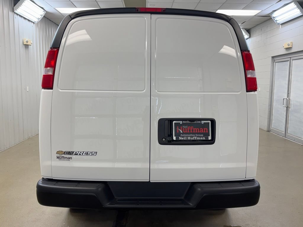 New 2026 Chevrolet Express 2500 RWD image 6