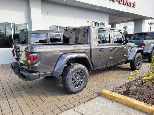 New 2026 Jeep Gladiator Sport AWD/4WD image 6