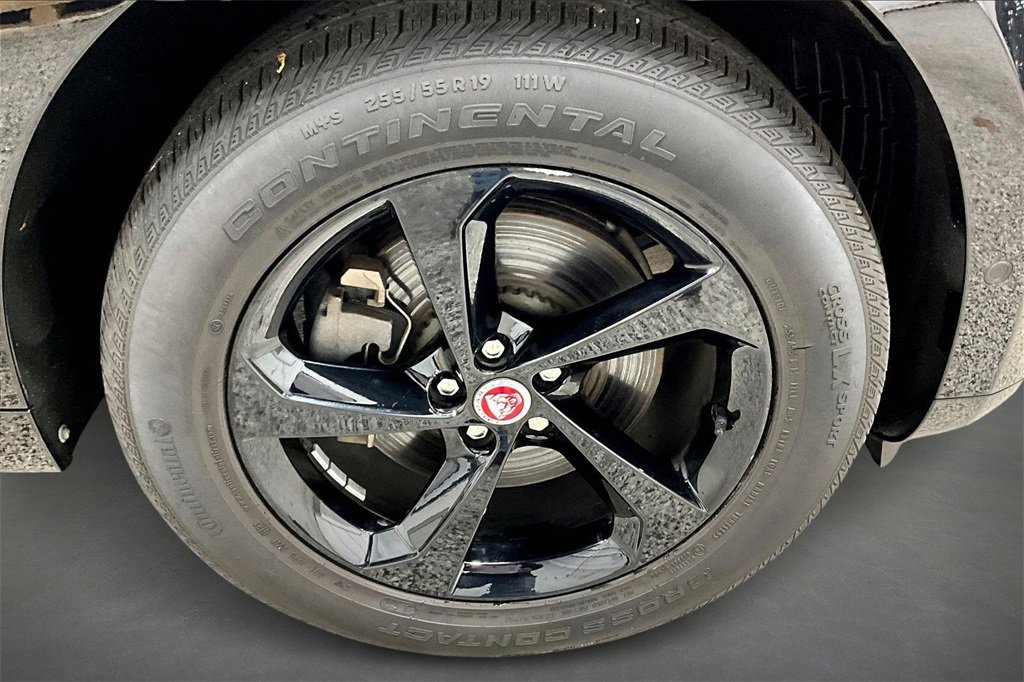 Used 2021 Jaguar F-PACE image 31