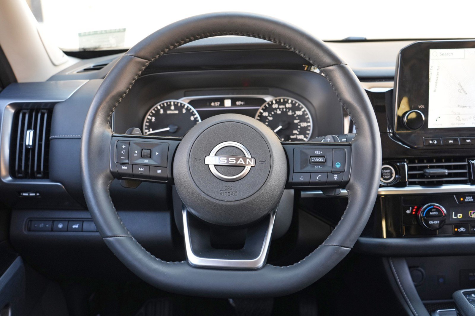 Used 2023 Nissan Pathfinder SL w/ SL Premium Package FWD image 19