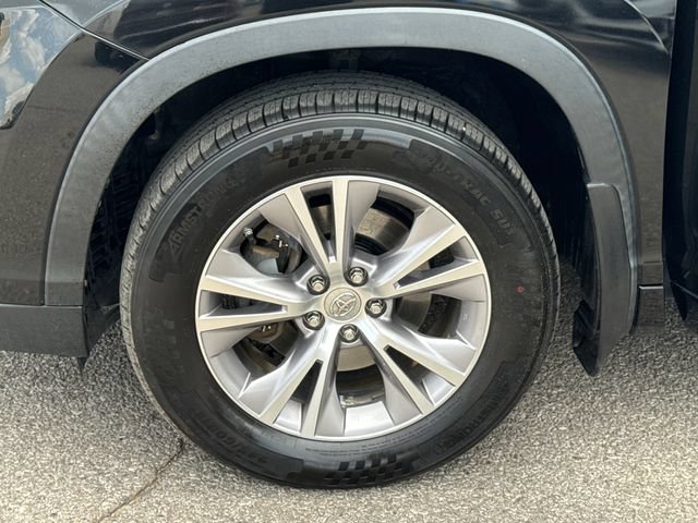 Used 2015 Toyota Highlander XLE AWD/4WD image 26